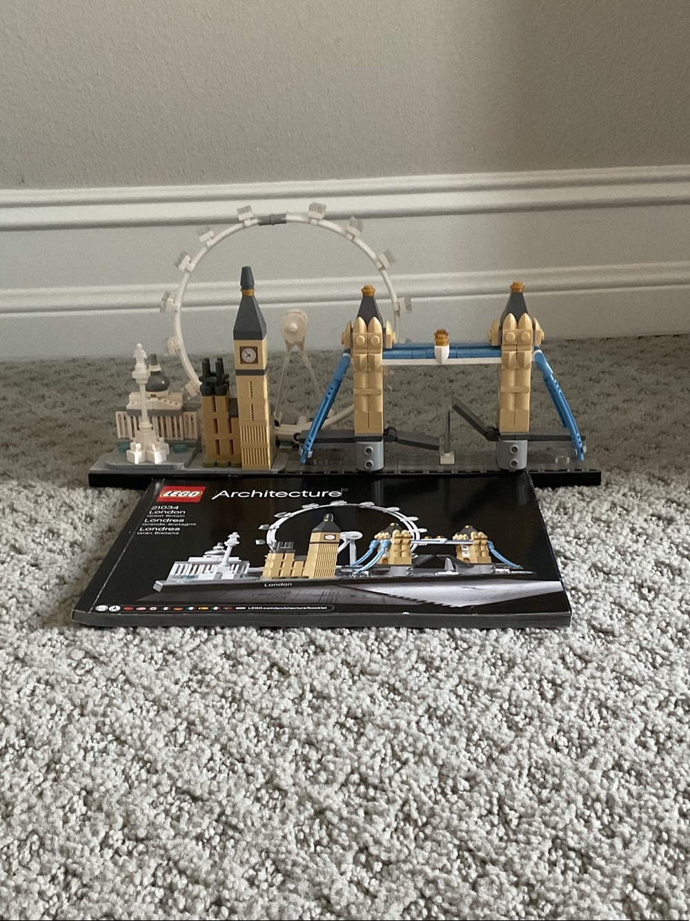 LEGO London Skyline Architecture Set - Tan, Blue, White, Black
